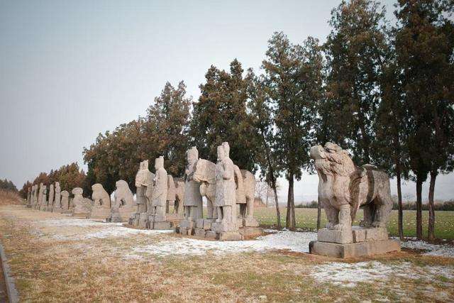 从“追星”到“追古”:Z世代花式祭扫的底层逻辑与技术解构 文化旅游