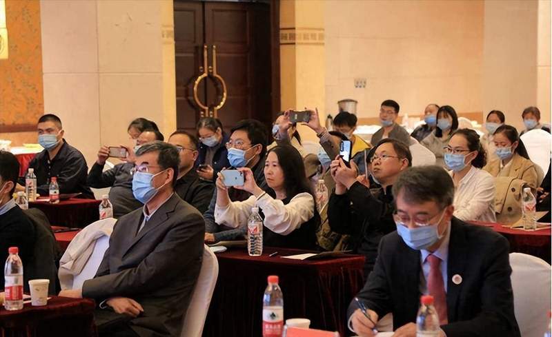 母亲葬礼上的眼泪:一个背叛者的末路与所有爱国者的警醒 情感心理 母亲葬礼上的眼泪:一个背叛者的末路与所有爱国者的警醒 情感心理 母亲葬礼上的眼泪:一个背叛者的末路与所有爱国者的警醒 情感心理